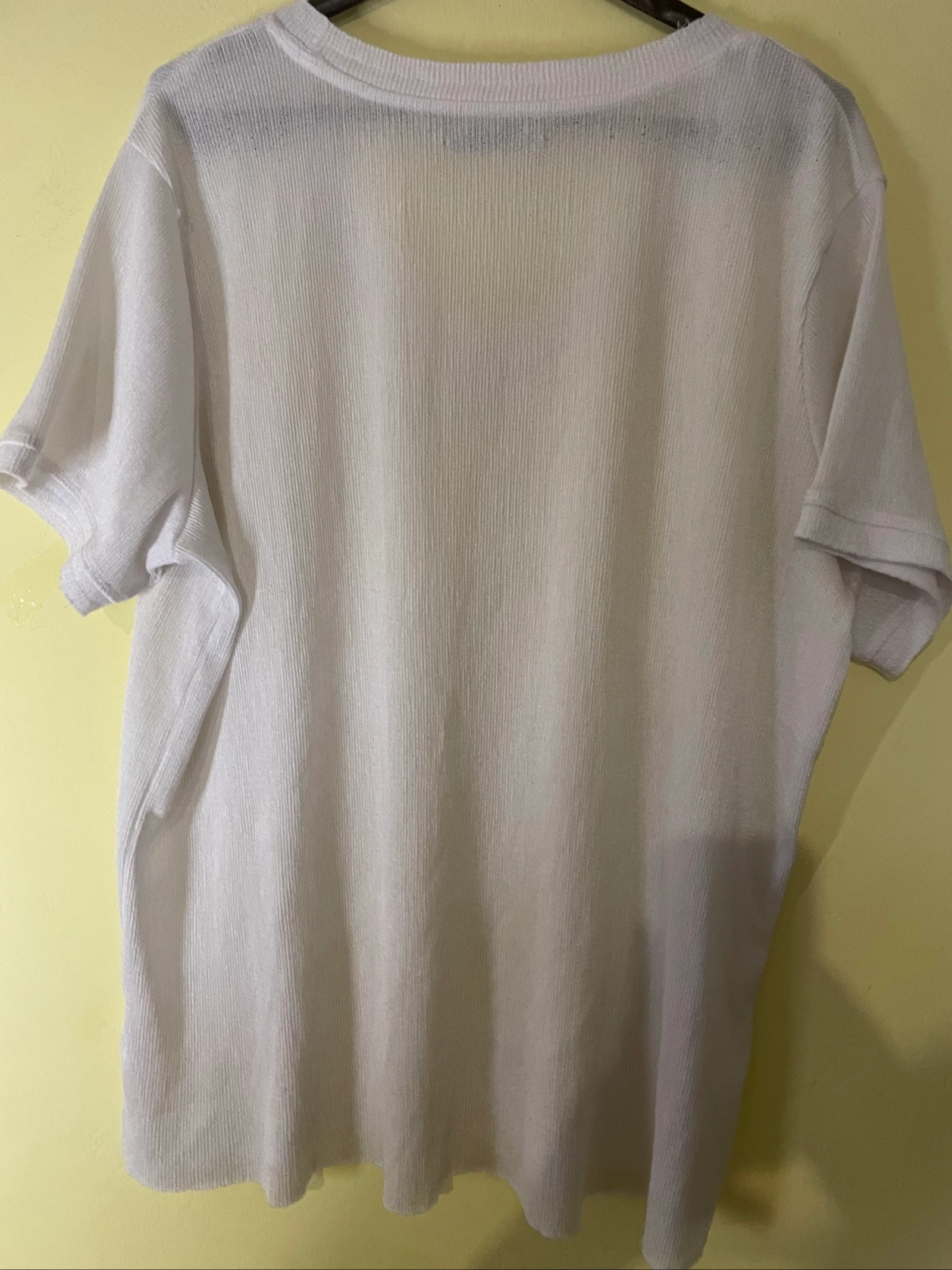 Satijnwitte lange tuniek / blouse met V-hals en zakken met strik – photo 6